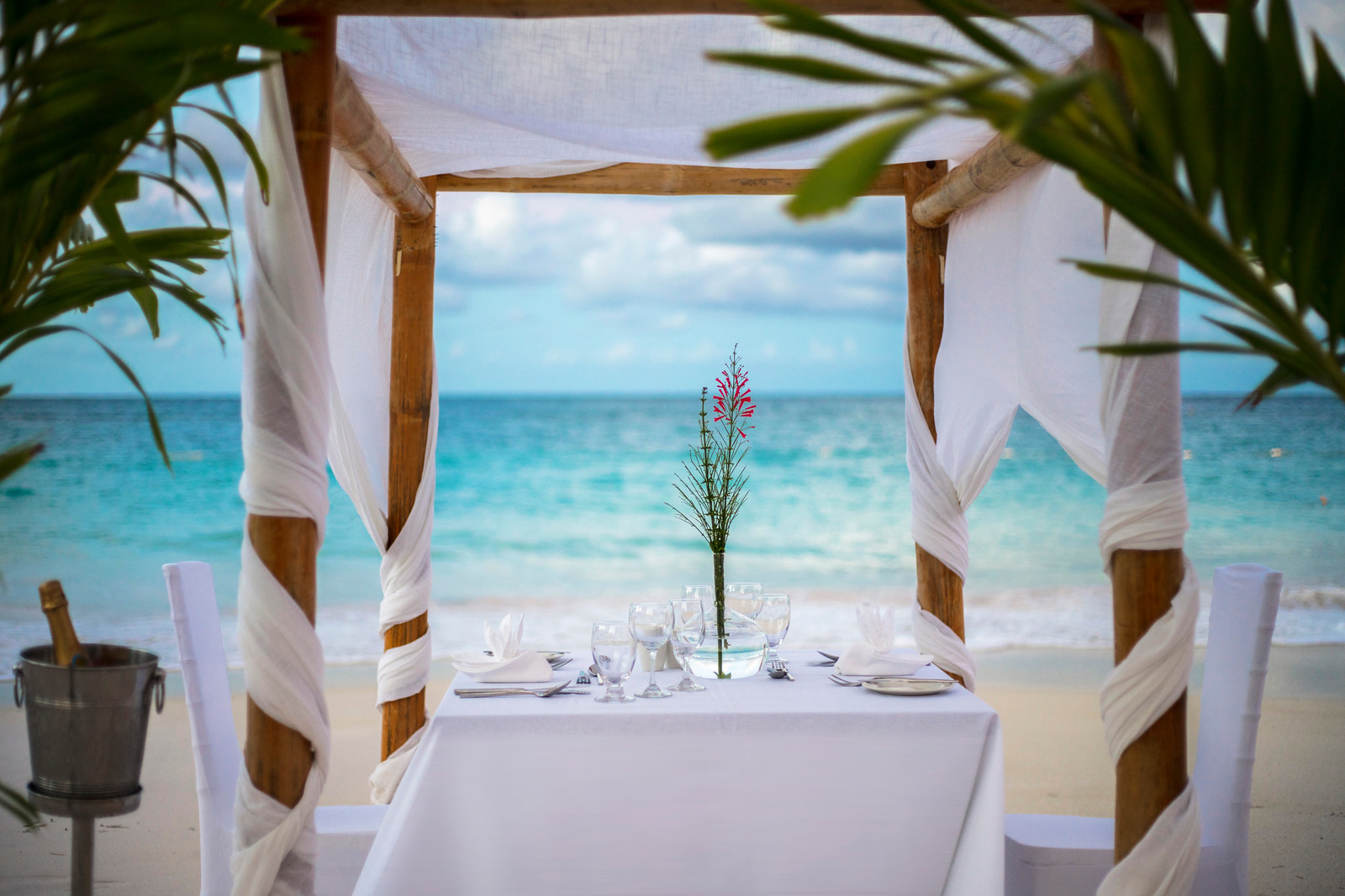 Romantic dinner at Pineapple Beach Club